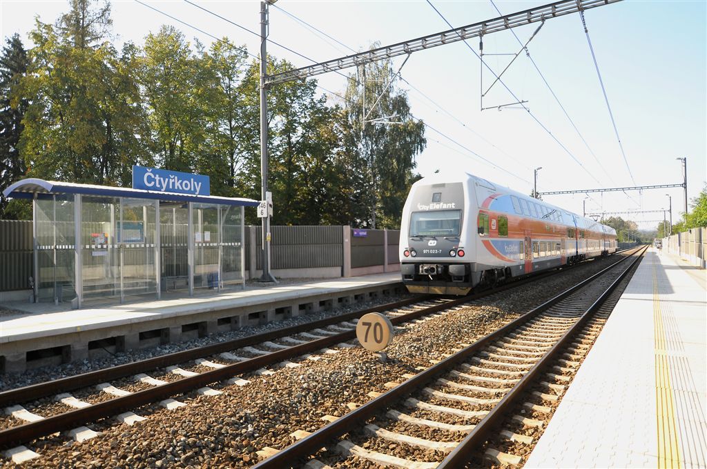 železniční zastávka-Čtyřkoly